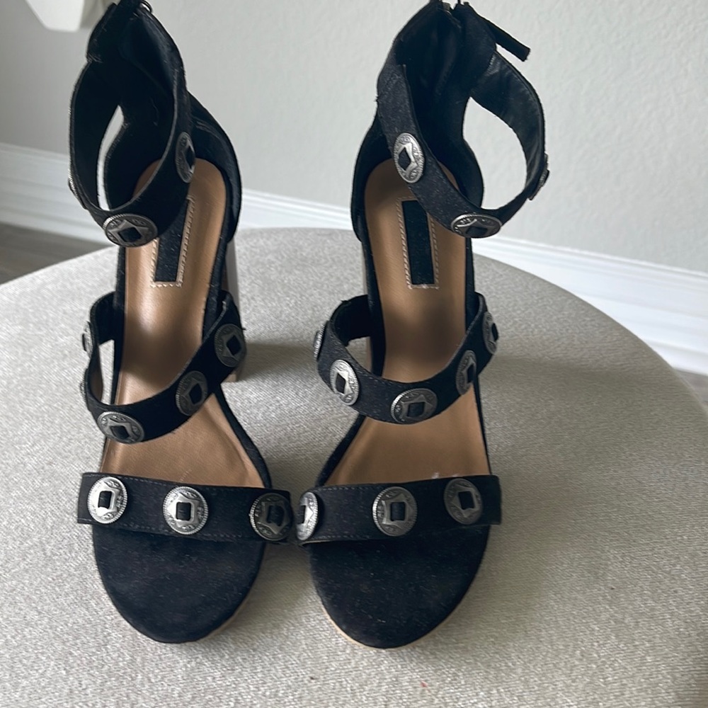 Black back zip wide heel
